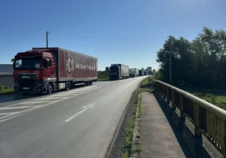 Kamioni prijevoznici 872x610