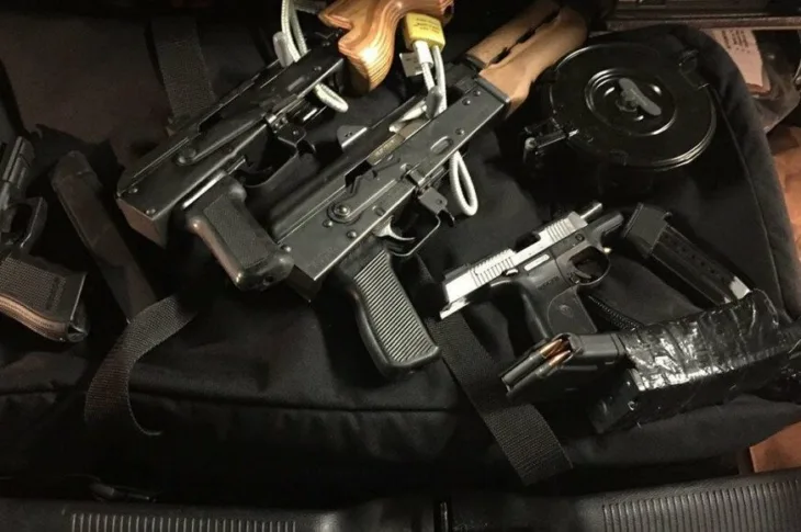 Oruzje puske i pistolji 872x579