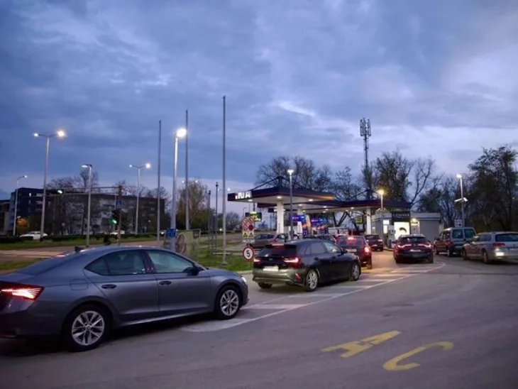 Haos na pumpama u Hrvatskoj nestasica dizela u Zagrebu