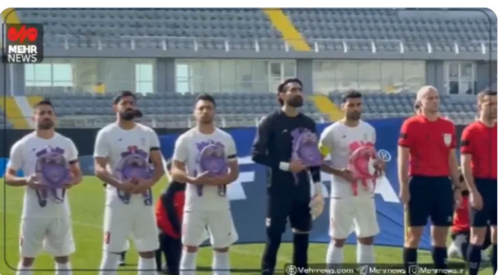 Nogometna reprezentacija Irana nosili ruksake i odali pocast ubijenim djevojcicama iz skole u Minabu