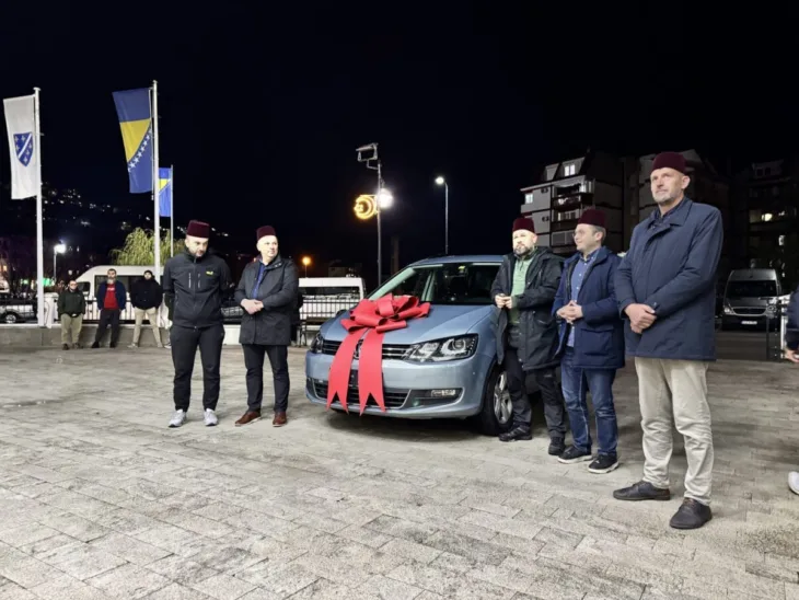 Dzematlije iz Konjica poklonile automobil svom efendiji