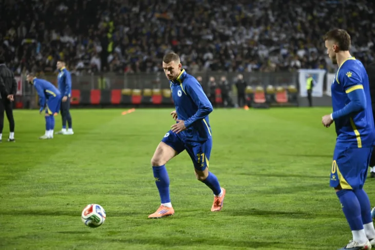 Bi H italija edin dzeko 03