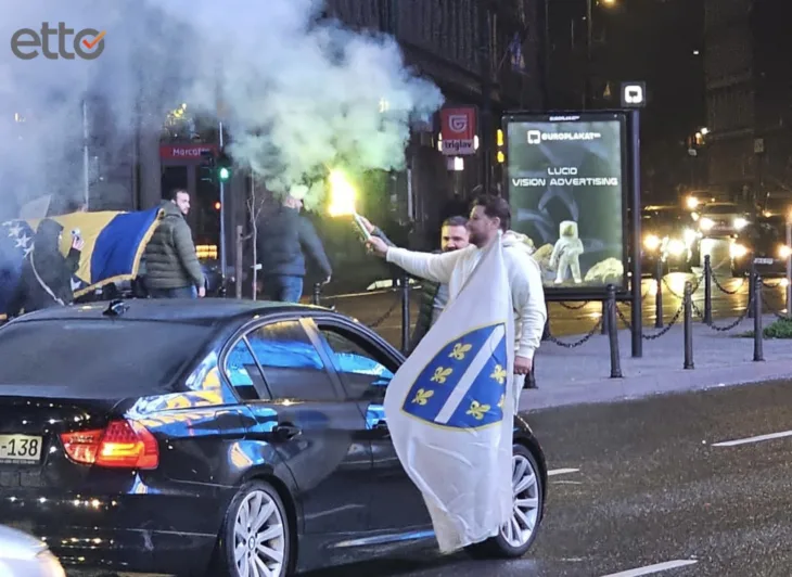 Slavlje zmajevi/ etto.ba