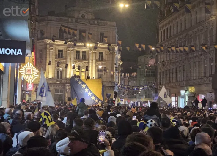 Slavlje zmajevi/ etto.ba