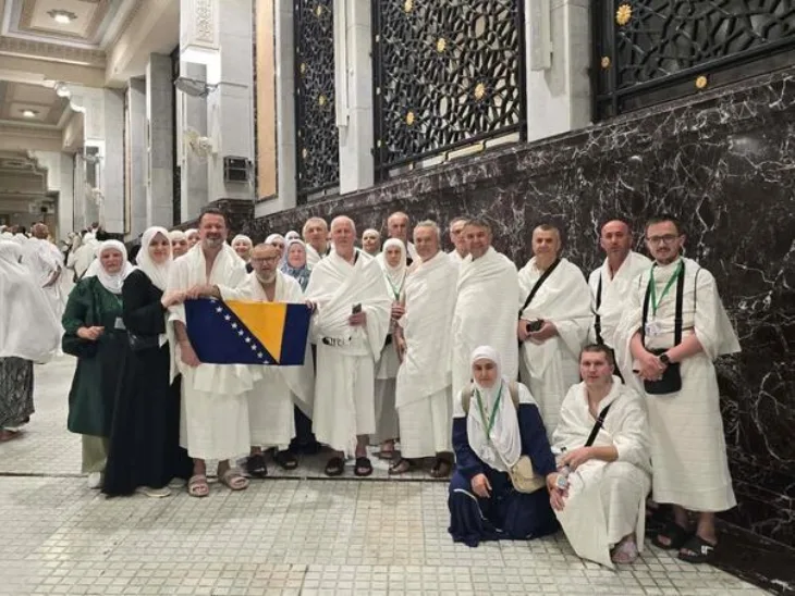 Mekka umra 04 Hodocasnici u Mekki proslavili plasman Bi H na Mundijal