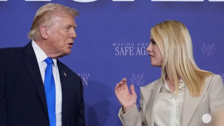 Donald trump pam bondi