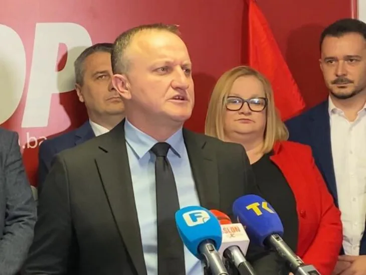 Nacelnik Celica Admir Hrustanovic i sedam vijecnika S Bi H presli u SDP