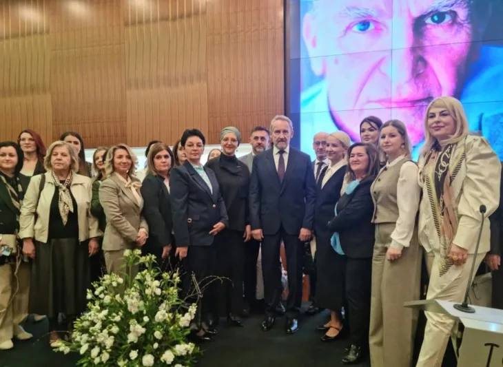 Bakir Izetbegovic sda zene etto