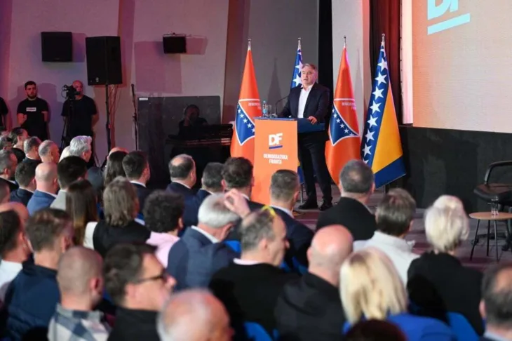 Željko Komšić javna tribina df sarajevo