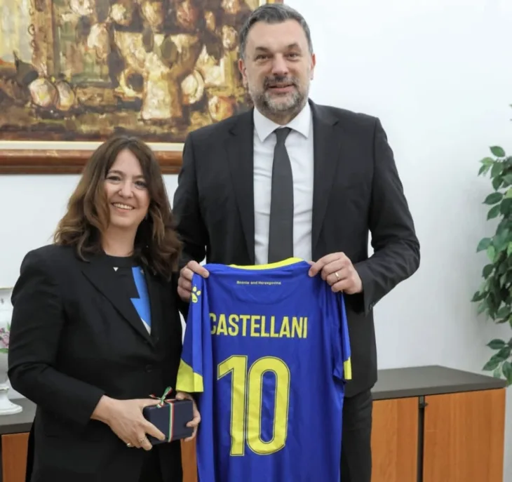 Ambasadorica Sarah Castellani i ministar Elmedin Konaković