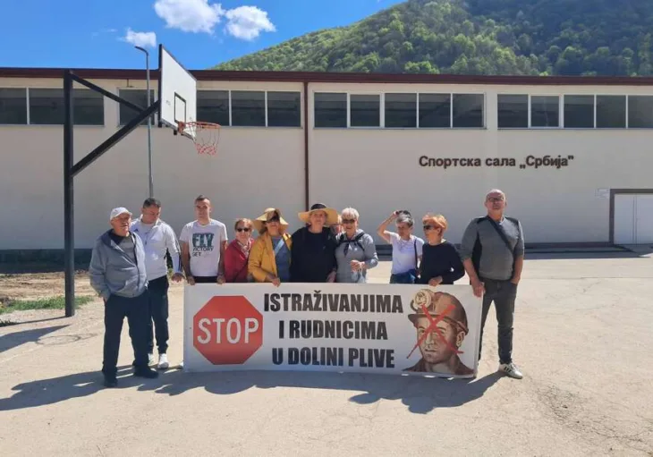 Protest pliva 872x610