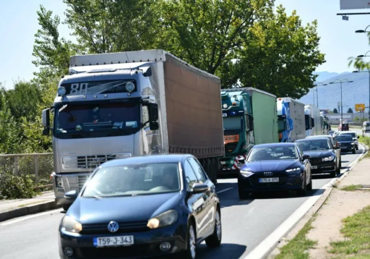 Kamioni saobracaj kolaps konzorcij protest vozaci guzva kolaps 3 872x610