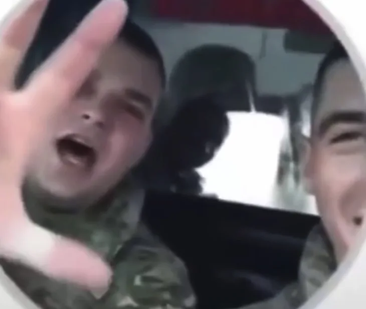 Crna Gora vojnici pjevaju cetnicke pjesme