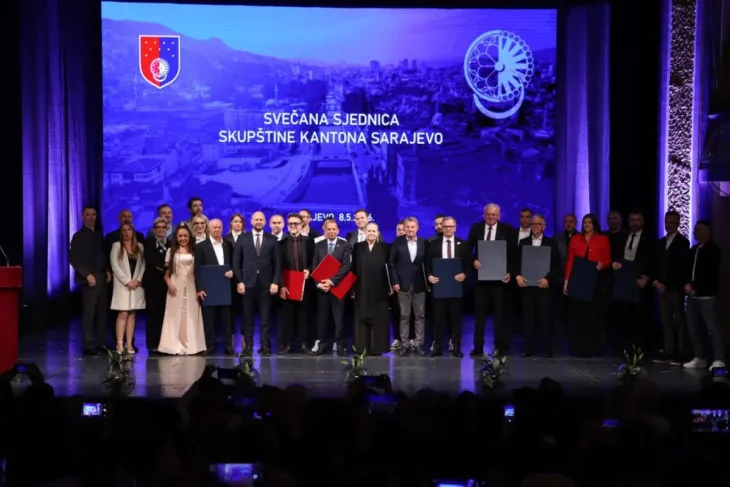 Narodno pozorište vlada ks svečana sjednica/ Vlada ks