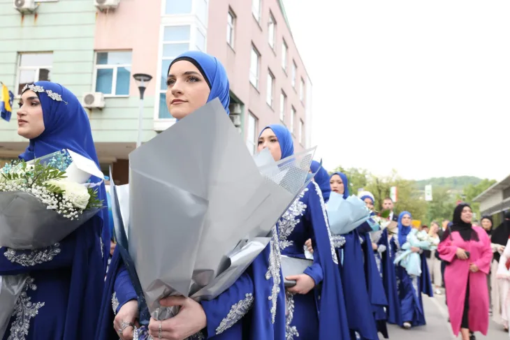 Visoko maturanti defile medrese Osman ef. Redžović