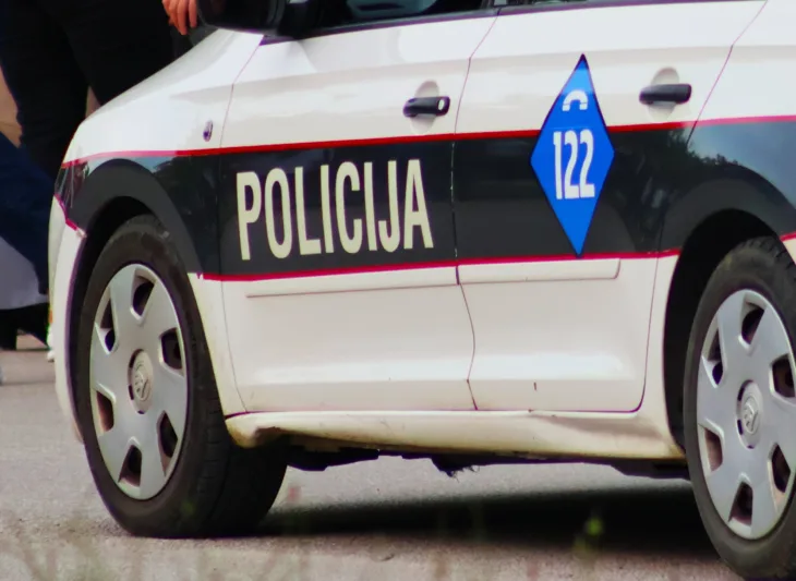 Policija