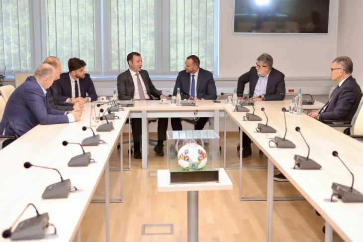 Vico Zeljkovic i direktor Fife
