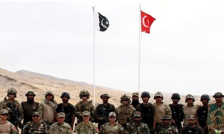 Turska i pakistanska vojska