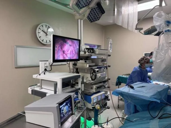 KCUS uspjesno izvedene prve robotski asistirane operacije