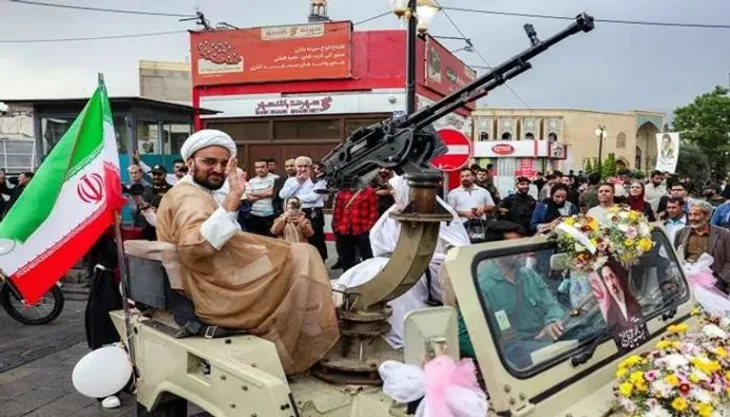 Iran 05 koristi zene Ruzicaste rakete