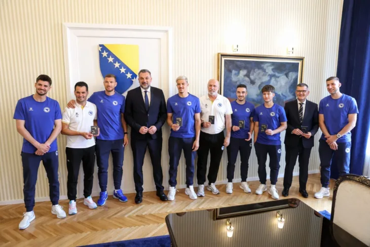 Konakovic zmajevi diplomatski pasos