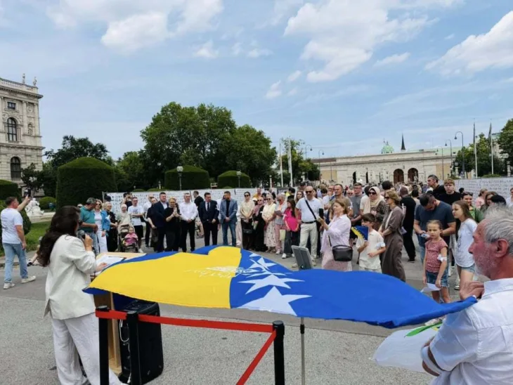 Beč dan bijelih traka/ facebook nerin dizdar