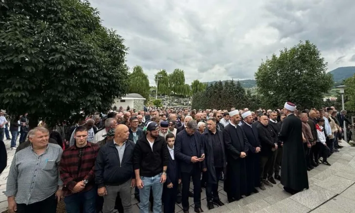 Dzenaza Sejdi Beslic Halidovoj supruzi