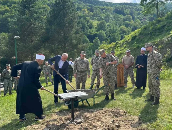 ustikolina kamen temeljac vojni mesdzid/ MO BiH