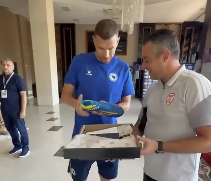 Edin dzeko kopacke
