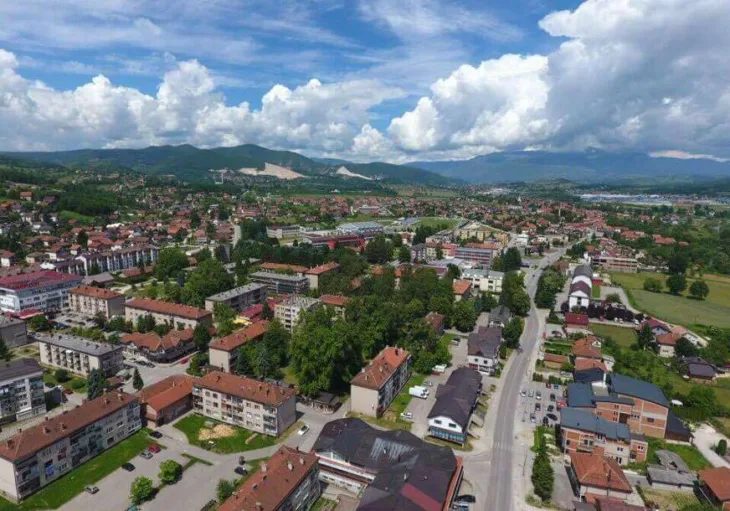 Vitez 872x610