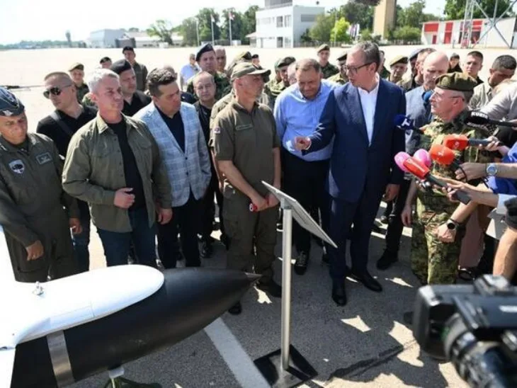 Aleksandar Vucic Milorad Dodik prisustvuju prikazu novih modernizovanih sredstava i sistema Vojske Srbije