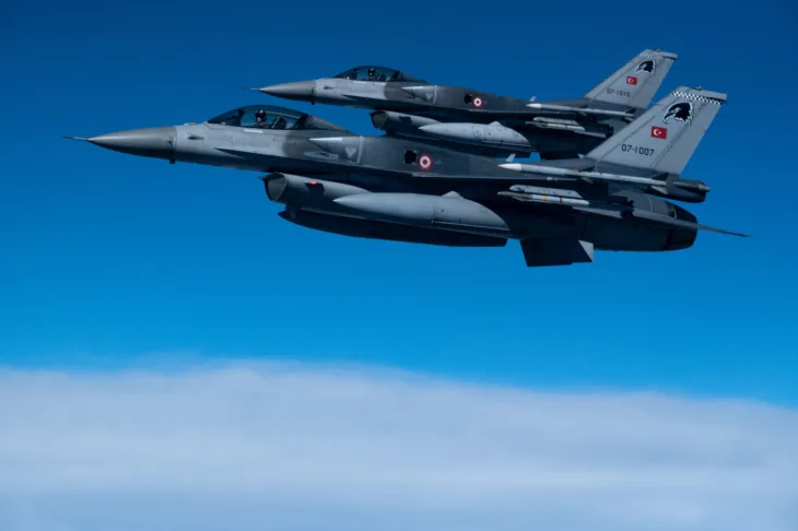 Turski F16