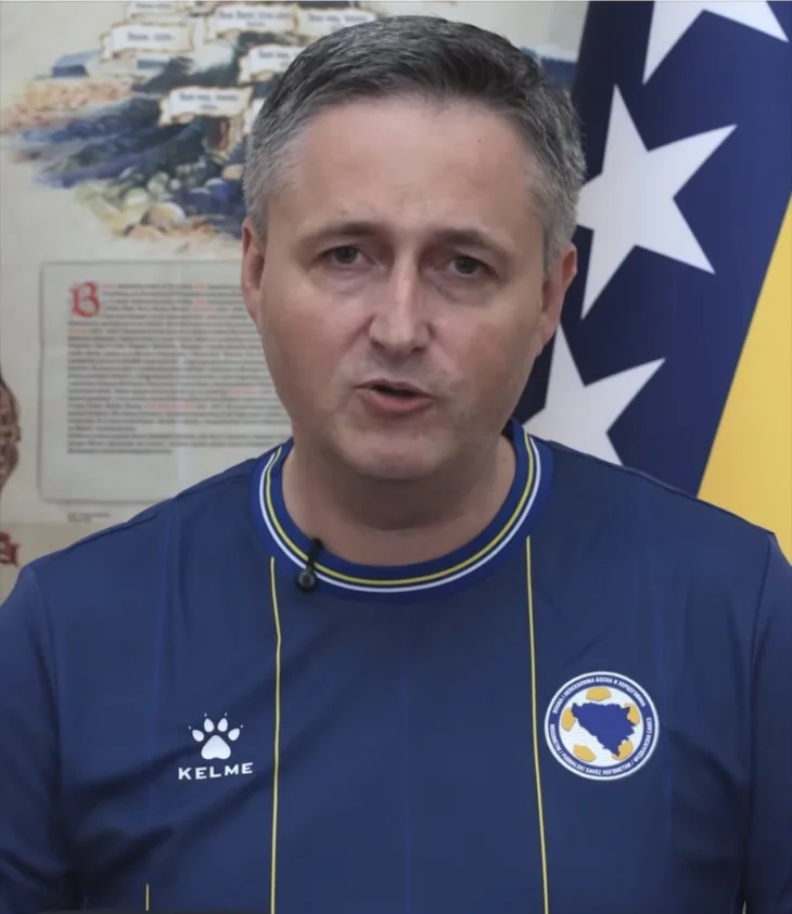 Denis Becirovic dres