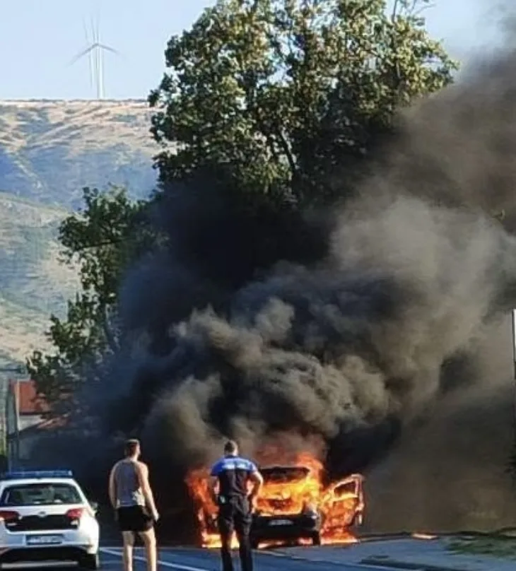 mostar zapalio se automobil