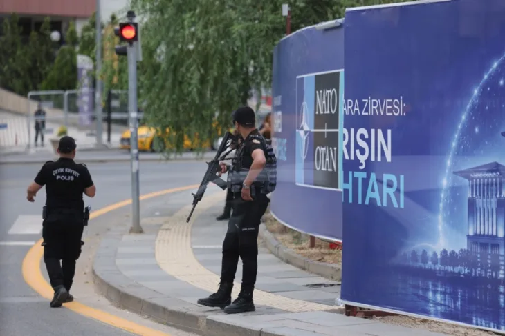 Turska policija nato samit