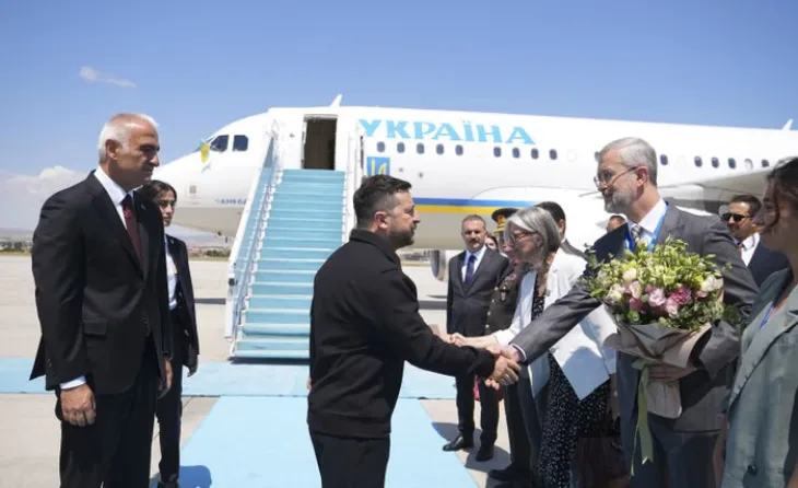 Zelensky 1783418242