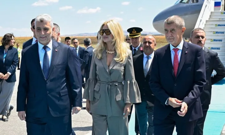 Ceski premijer Andrej Babis stigao na samit NATO a u Ankari