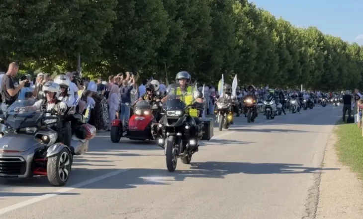 Motociklisti potocari genocid u srebrenici