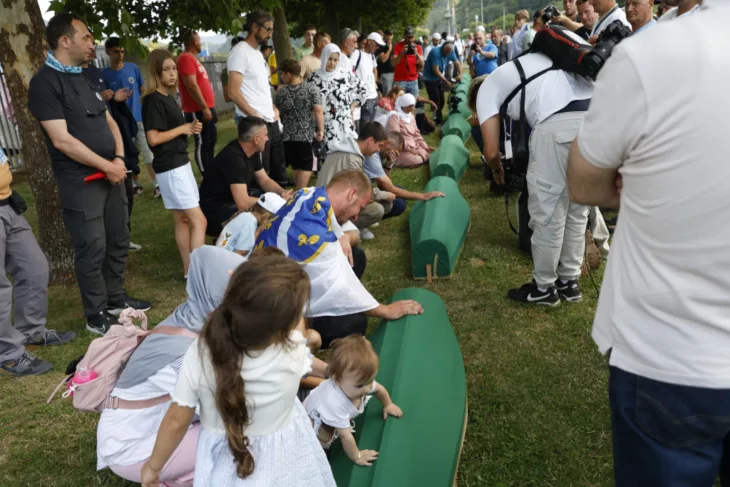 Genocid u Srebrenici potocari 2026 fena