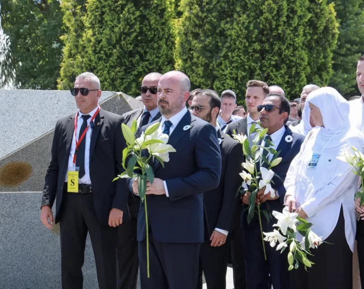 John Ginkel u Potočarima srebrenica