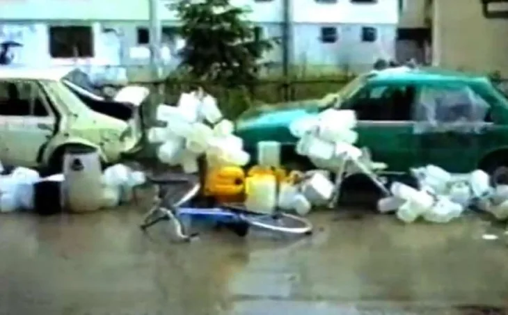 Masakr voda dobrinja opsadasarajeva 12jul93 prtscr