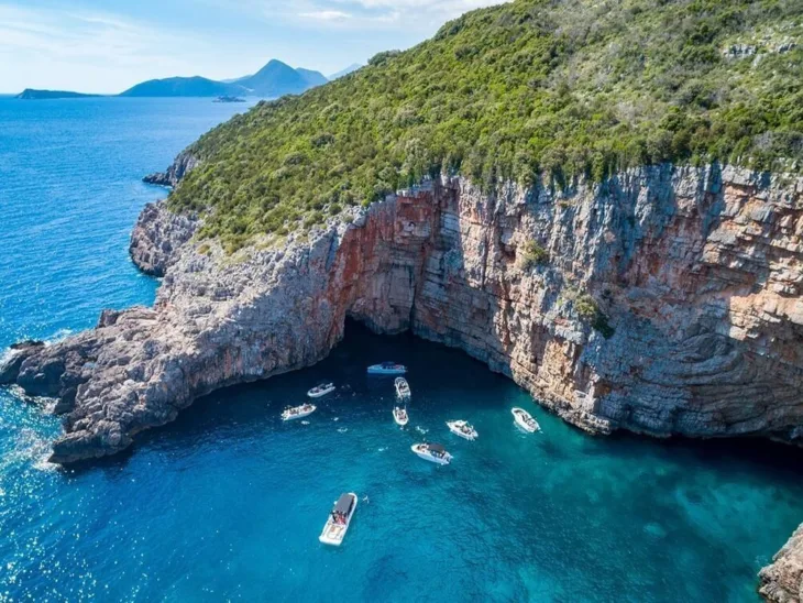 Plava špilja more crna gora