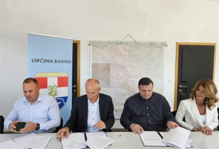 Ravno neum cesta