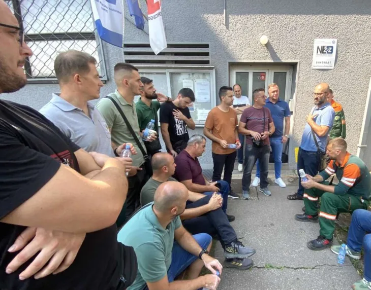 Protest radnika Toplane Zenica Pavgord je nudi Gradu Zenica