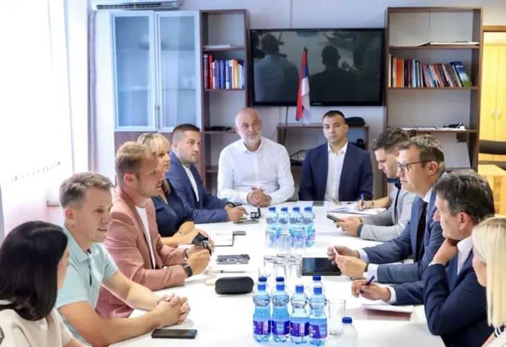 Sds, pss i narodni front opozicija rs sastanak
