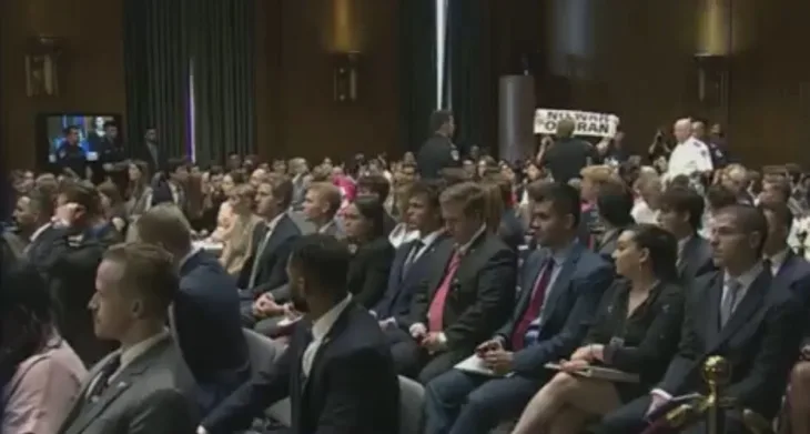 Pete Hegseth demonstranti upali na obracanje