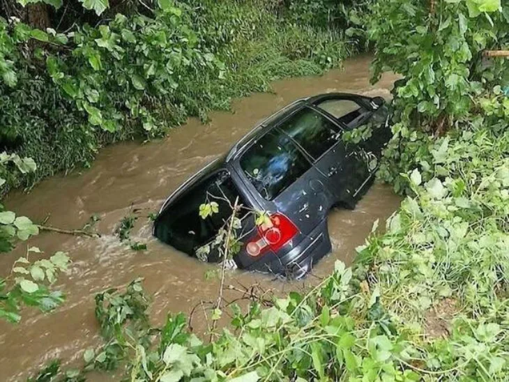 Kresevo automobil u rijeci