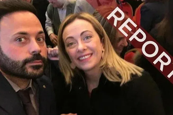 Giorgia Meloni s članom mafije