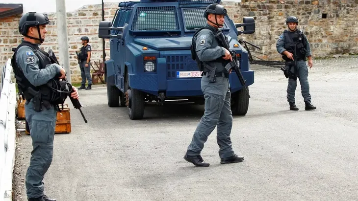 KOSOVO pristina policija