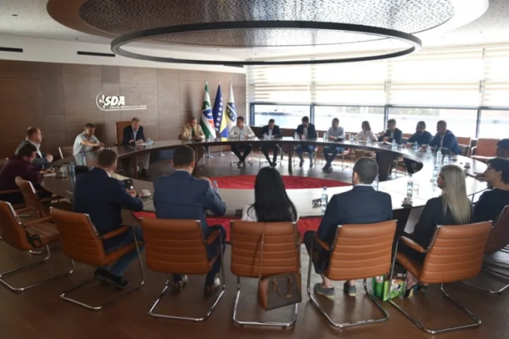 Sda izetbegovic sa mladim sda fb
